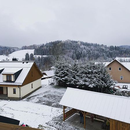 Apartman Mavis Kasperske Hory Esterno foto